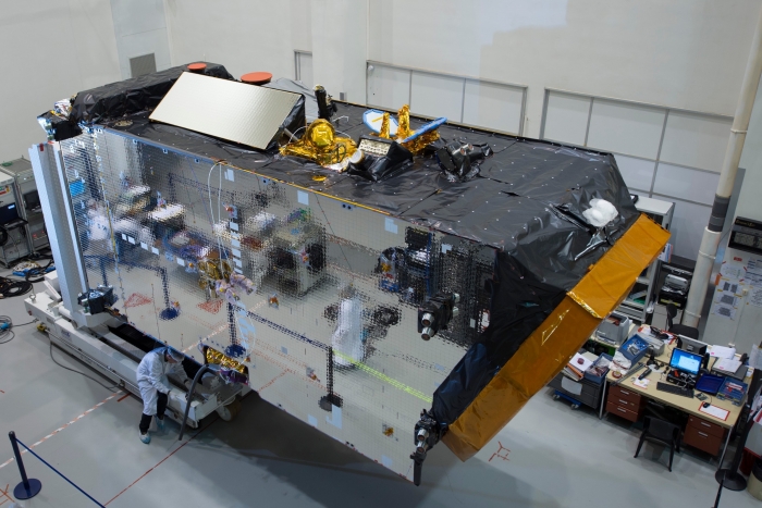 The Alphasat satellite, with the Laser Communication Terminal hosted on its earth pointing face (ESA/Airbus DS) The Alphasat satellite, with the Laser Communication Terminal hosted on its earth pointing face (ESA/Airbus DS)