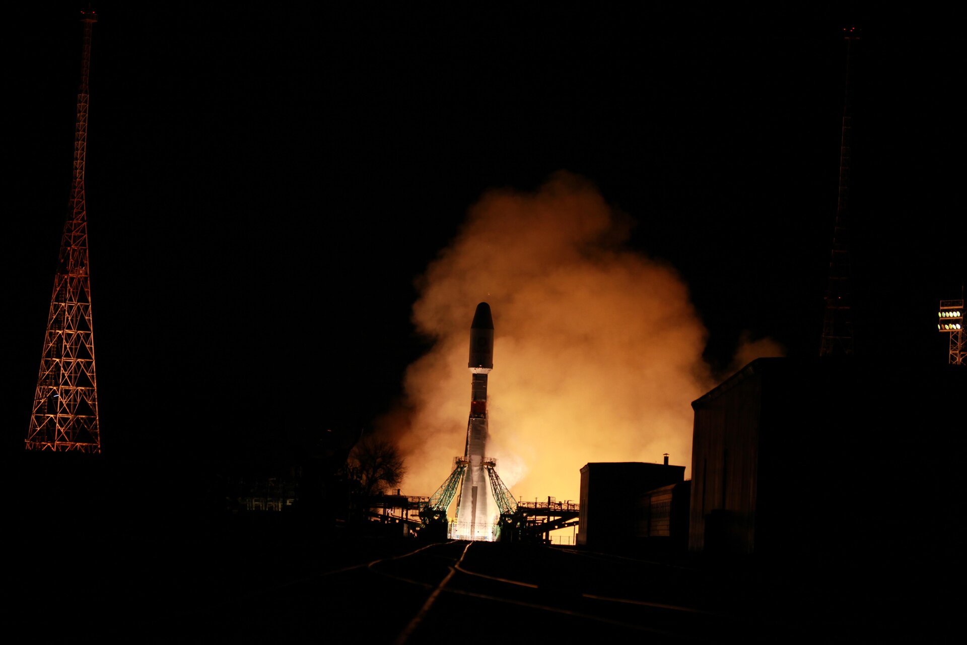  Soyuz carrying 34 OneWeb minisats launches from Baikonur
